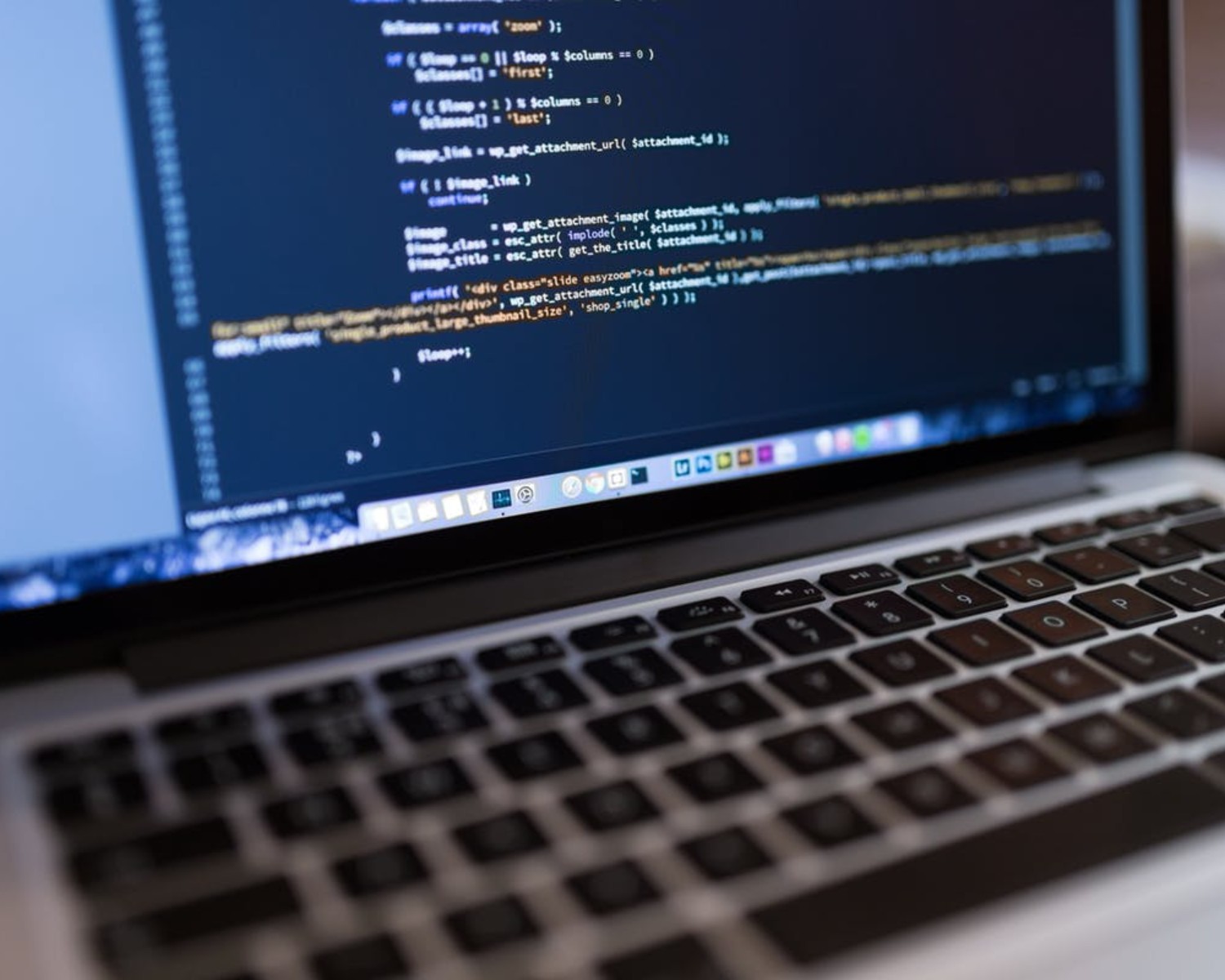 CV do IT i list motywacyjny: wzór dla programisty z branży IT