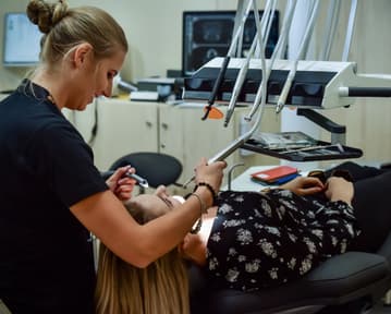 CV lekarz dentysta / stomatolog: wzór i rady, jak napisać
