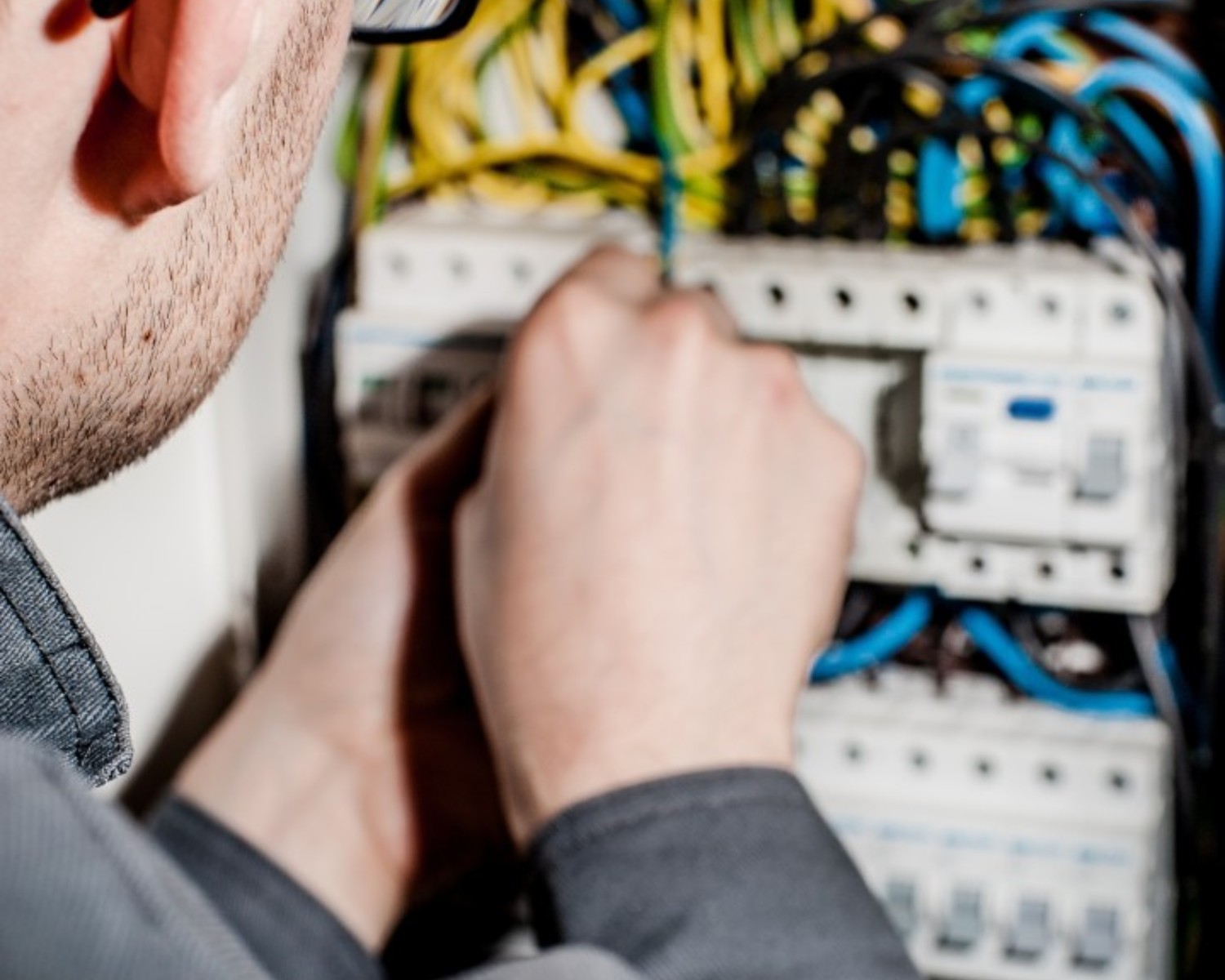 CV/list motywacyjny elektryk lub elektromonter – wzór