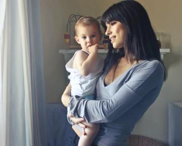 CV niania / opiekunka do dzieci — wzór jak napisać i porady