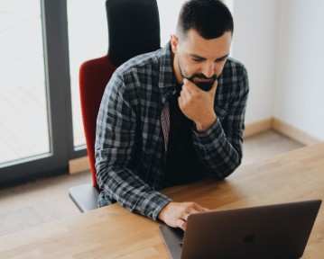 CV photo — jak i czy warto do CV dodać picture (fotografię)?