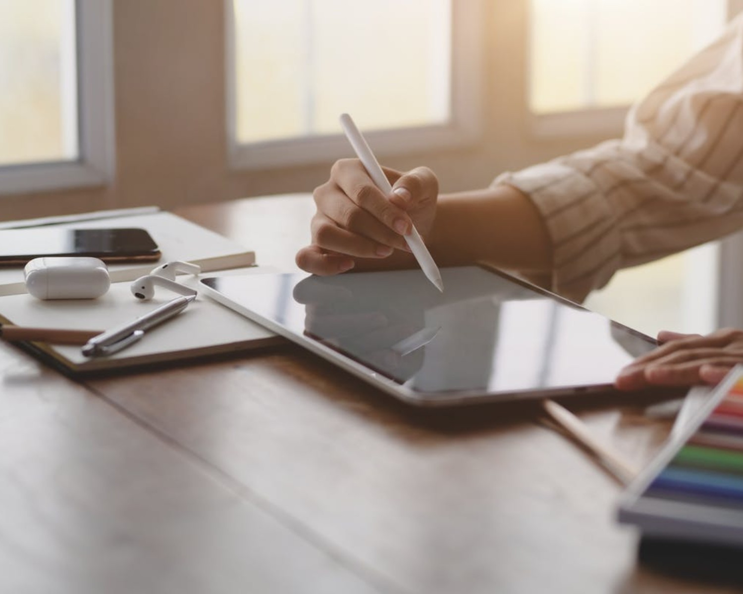 CV graphic designer: wzór z omówieniem i 7 wskazówek