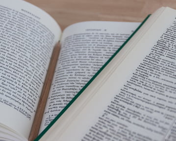 Jak zostać tłumaczem przysięgłym (np. angielskiego) w 2025 r.?