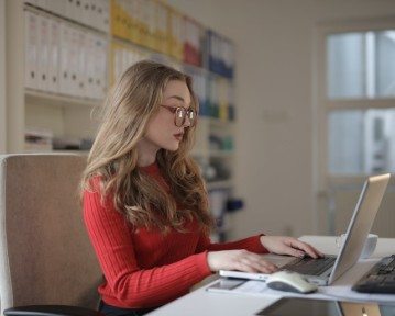 List motywacyjny do pracy w policji w biurze — wzór i porady