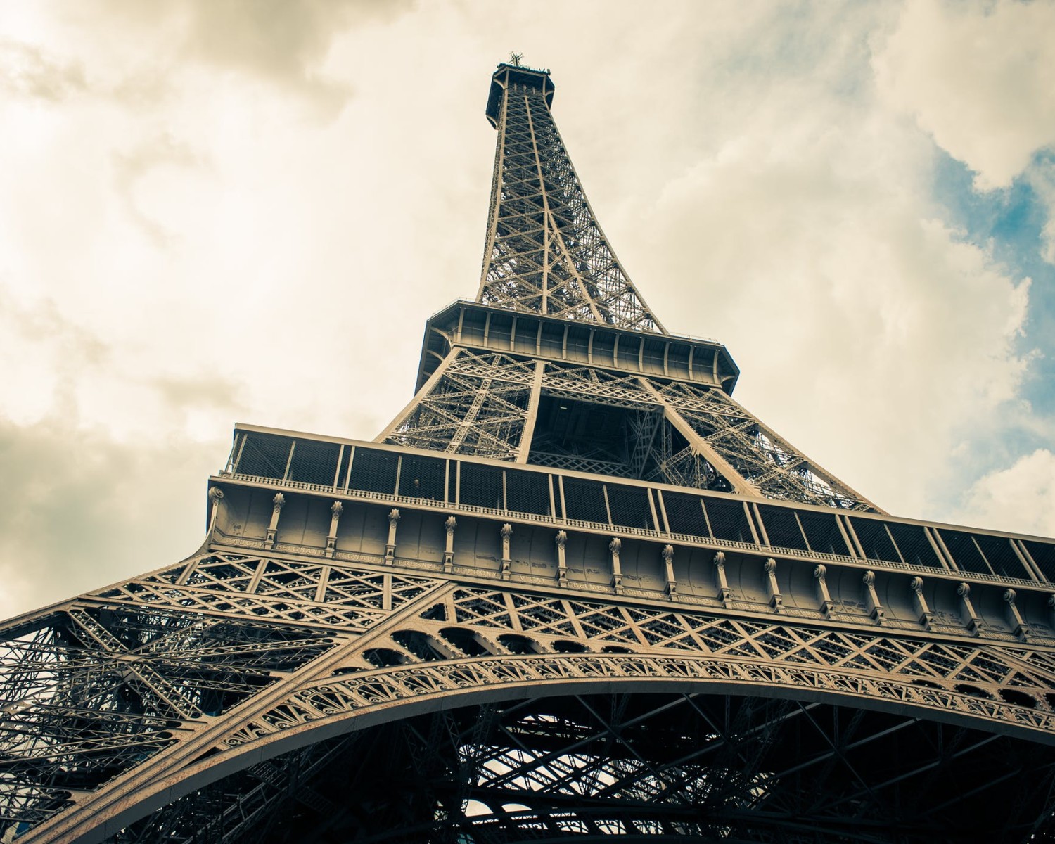 List motywacyjny po francusku: wzór i rady, jak napisać