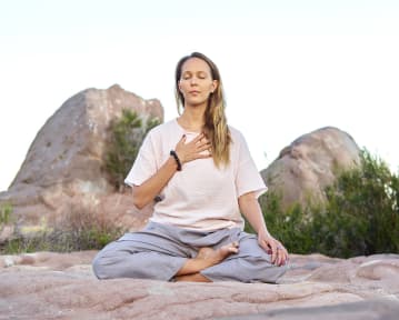 Medytacja na stres i dobry sen. Jak medytować? Techniki