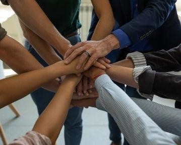 Motywacja do pracy: czynniki, które działają [10 przykładów]