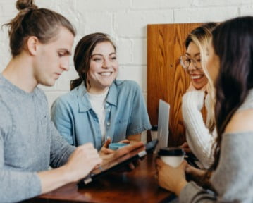 Pokolenie Z - co to jest? Charakterystyka gen Z na rynku pracy