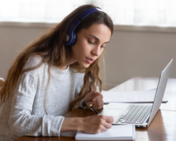 Praca bez doświadczenia (też zdalna) — jak znaleźć? Porady