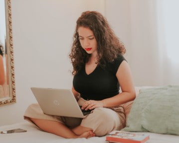 Praca online 2025 — jak zarabiać przez Internet?