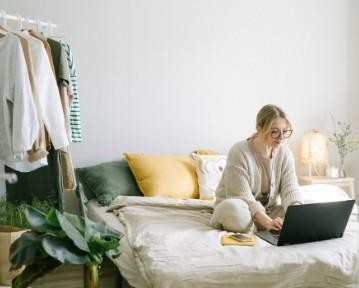 Praca zdalna: jak znaleźć [+oferty]? Zasady w Kodeksie pracy