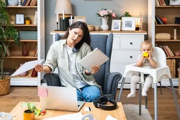 Jak to jest być rodzicem w pracy? Badanie opinii Polaków